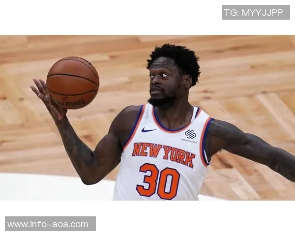 兰德尔半场高效表现24分10投10中助力球队争胜